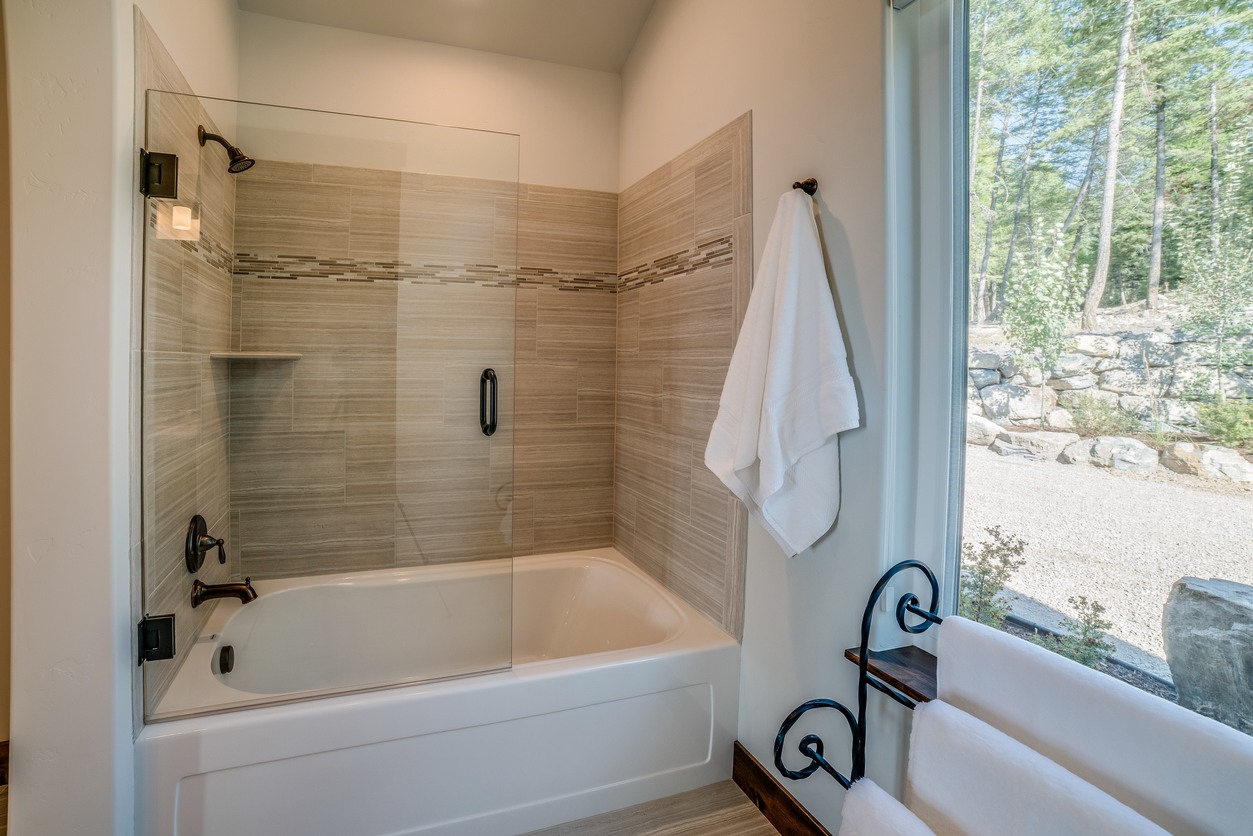 Shower & Tub Installation in Pasadena Hills